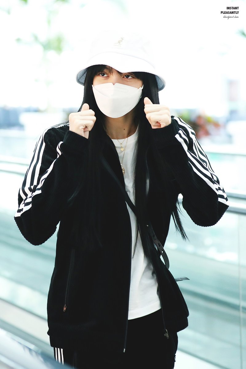 Instant Pleasantly tweet media