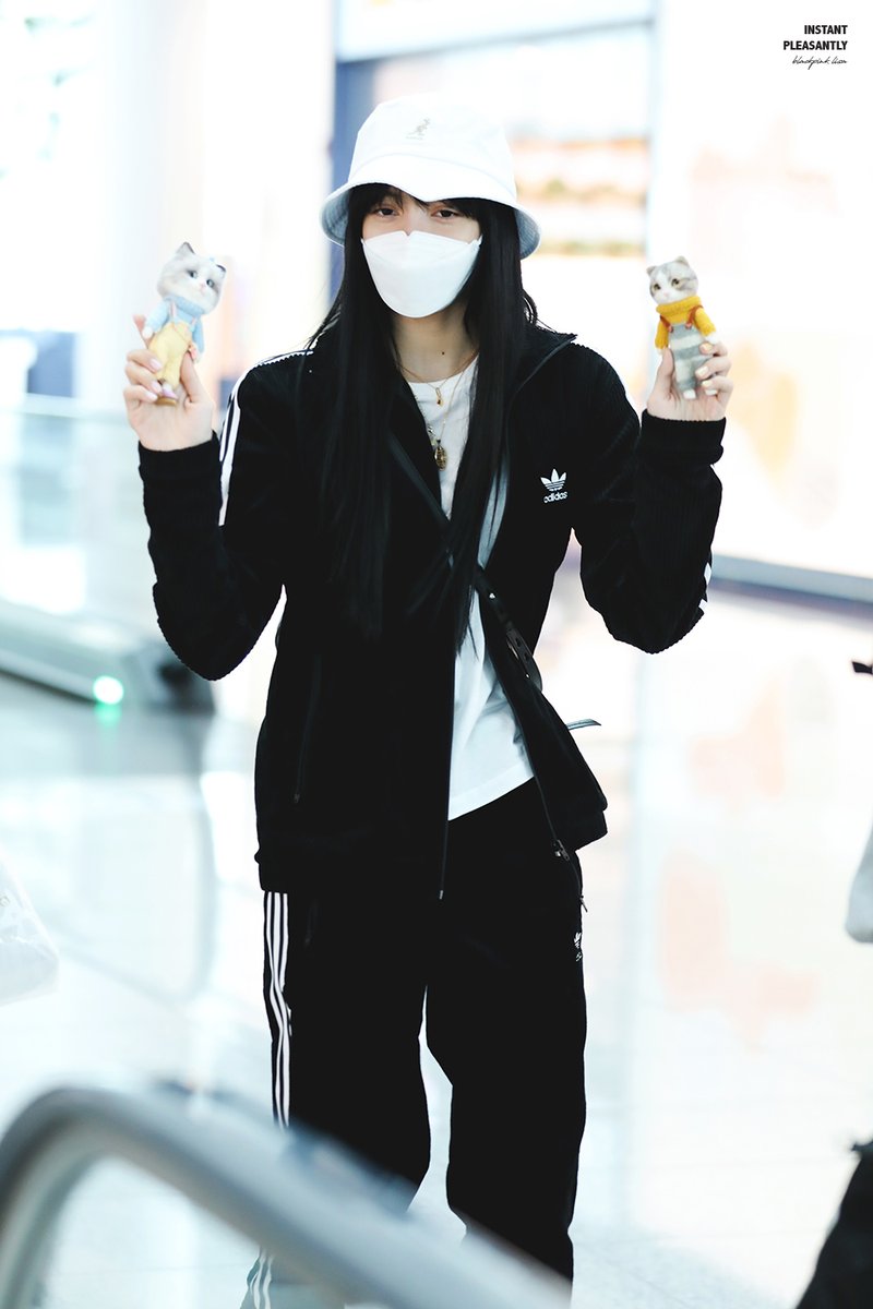 Instant Pleasantly tweet media