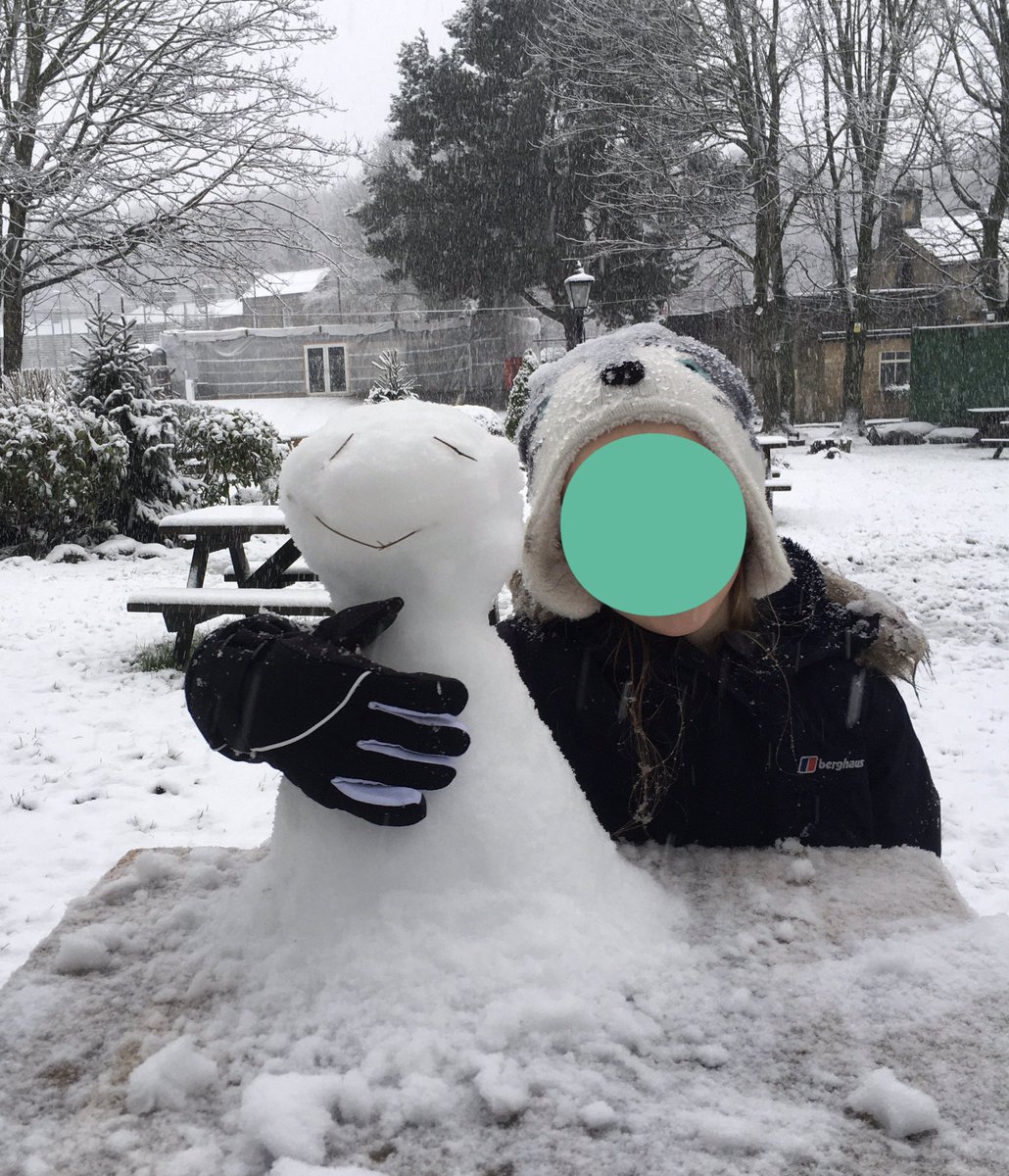 pavlabing's tweet photo. Been out in the winter wonderland, now warming up with hot chocolate and toast, ready for a delayed start to today’s home school... 🥶☕️😊 #ItsAllLearning https://t.co/1xMcbw8Ntj