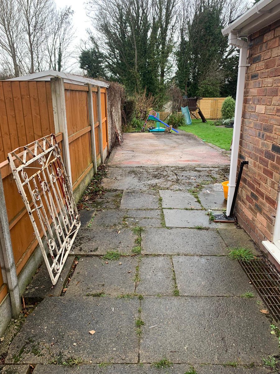 LtdLees's tweet photo. Concrete sectional garage removal with asbestos roof. https://t.co/5smvemv1hj
