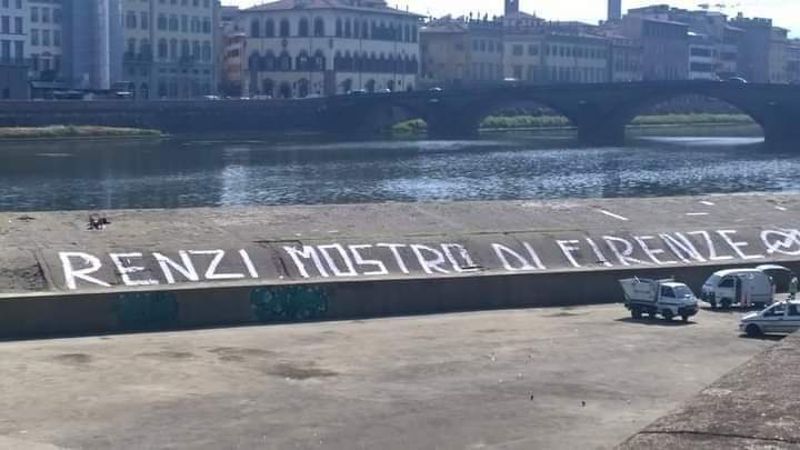 t_imperatrice's tweet image. #AvantiConConte
E intanto sui marciapiedi di Firenze...
#Renzivergogna
