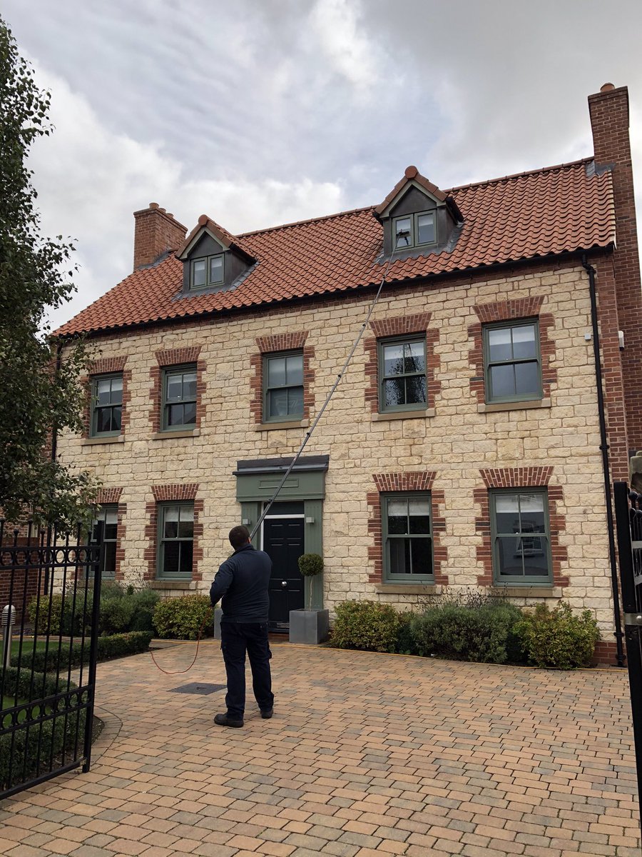 3rd storey windows getting cleaned properly and safely all from the ground! 💦 There isn’t a window we can’t reach 🌟
