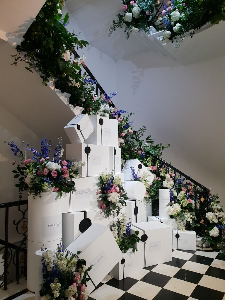 Admiring this set-up at Thirty Eight Grosvenor Square 💐 

Will we see events return in time for Spring?