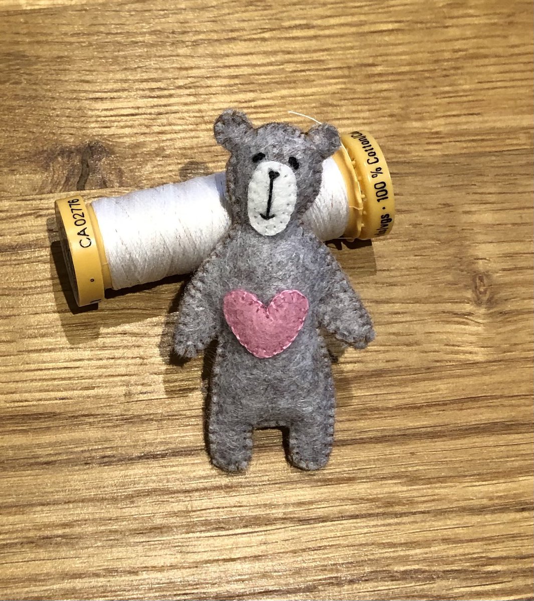 HeartFeltJudy's tweet photo. Lots of new listings on my #etsyshop Yey, finally got myself organised.
#pocketbears #madeinnorthamptonshire #collectablebears #isolationgift #thankyougift 😊💖🐻 https://t.co/Kp9L8mglWw
