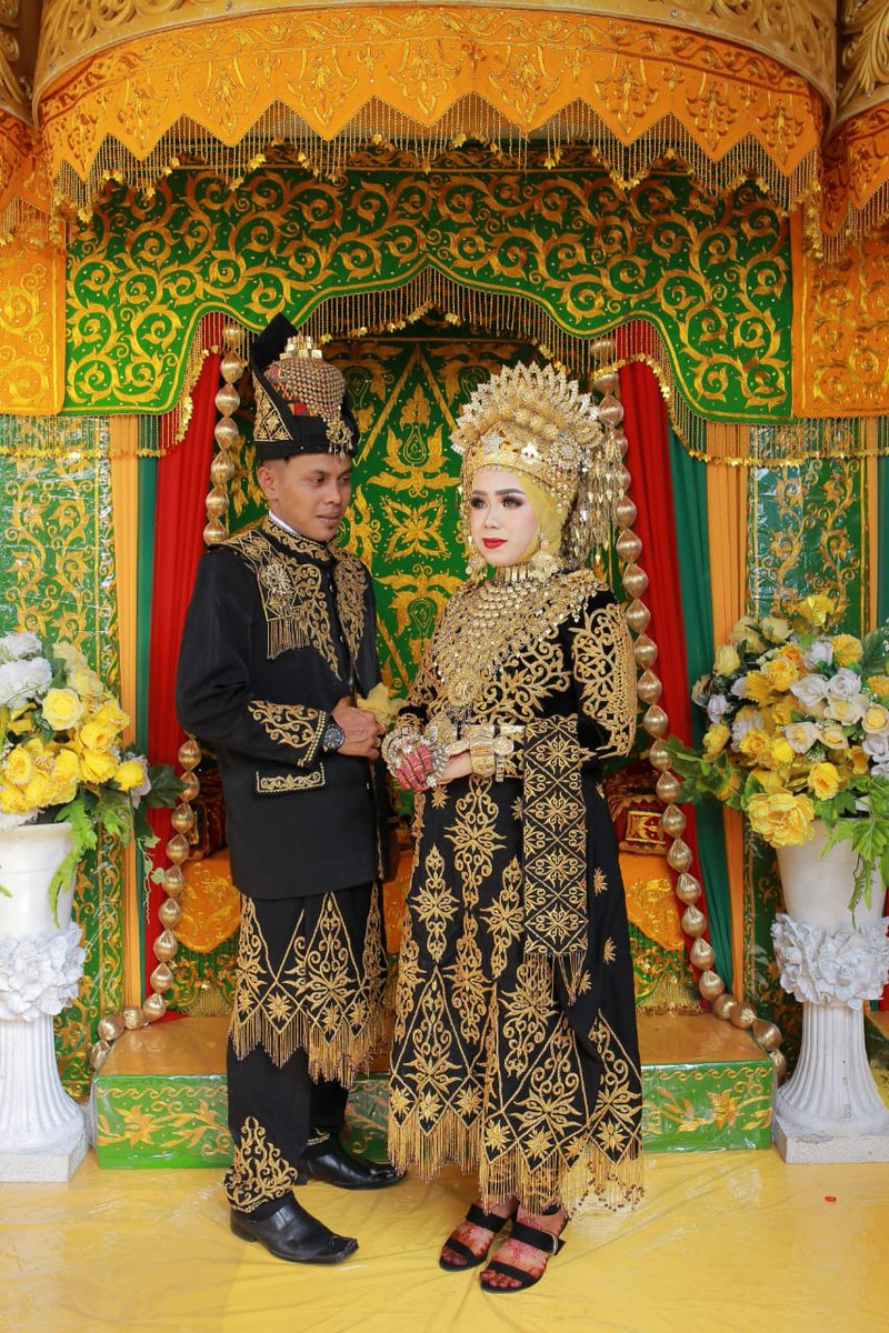rika_erwind's tweet photo. Wedding Day https://t.co/2i51Dvj0rv