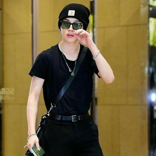 Jimin having his shirt tucked in ; a necessary thread