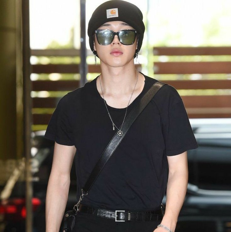 Jimin having his shirt tucked in ; a necessary thread