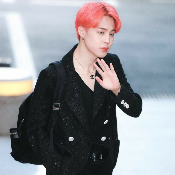 Jimin having his shirt tucked in ; a necessary thread