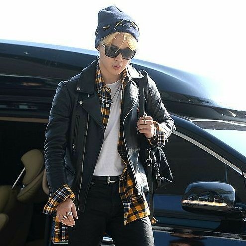 Jimin having his shirt tucked in ; a necessary thread