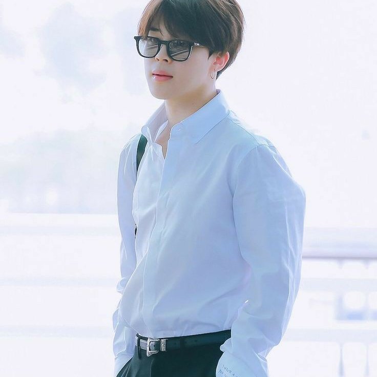 Jimin having his shirt tucked in ; a necessary thread