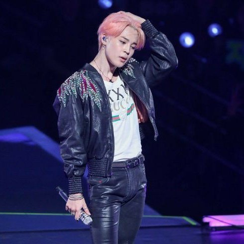 Jimin having his shirt tucked in ; a necessary thread