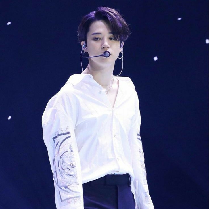 Jimin having his shirt tucked in ; a necessary thread