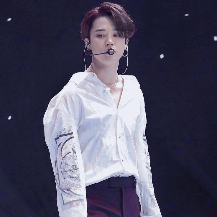Jimin having his shirt tucked in ; a necessary thread