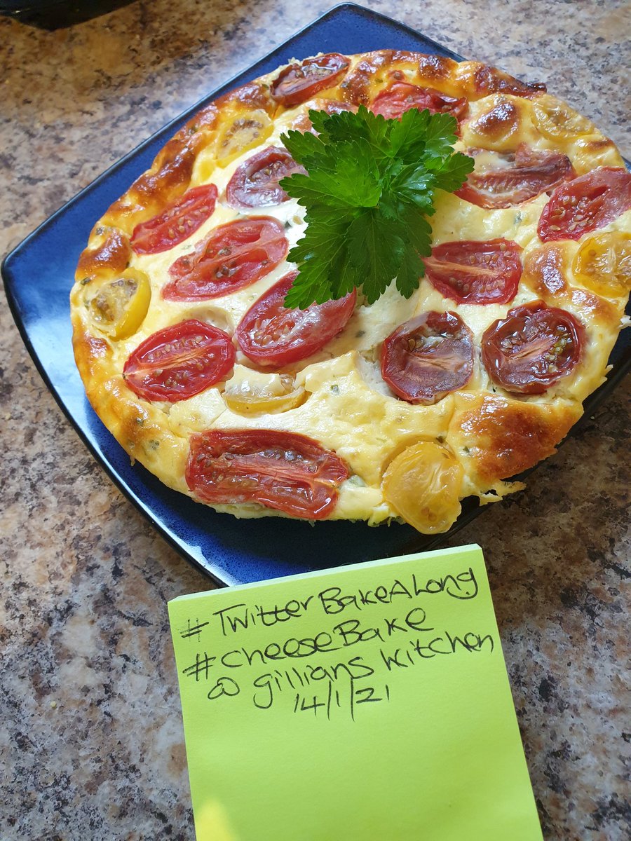 GillianVicary's tweet photo. #twitterbakealong #cheesebake @thebakingnanna1 @Rob_C_Allen https://t.co/auonLqfSdt