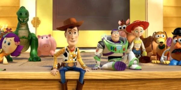Toy Story 3. What a masterpiece by Lee Unkrich. What a perfect ending to the Toy Story trilogy, tears were popping up at the end. This movie deals with loss, having to move on (saying goodbye), loyalty, love and a whole lot more. One of the better Pixar movies I've seen. 