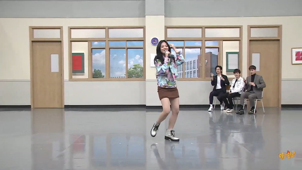 heechulfacts's tweet photo. [CAPS] 210114 BIBI performing at Universe (Space) Hipsters Online Fammeeting!!!👏👏💜

#Heechul #희철 #김희철 #金希澈 #ヒチョル #SuperJunior #슈퍼주니어  #Kyunghoon #민경훈 #우주겁쟁이 #우주힙쟁이 #SpaceHipsters #UniverseHipsters #SpaceCowards #UniverseCowards #DinDin #BIBI #비비 https://t.co/r8F8GPdyHf