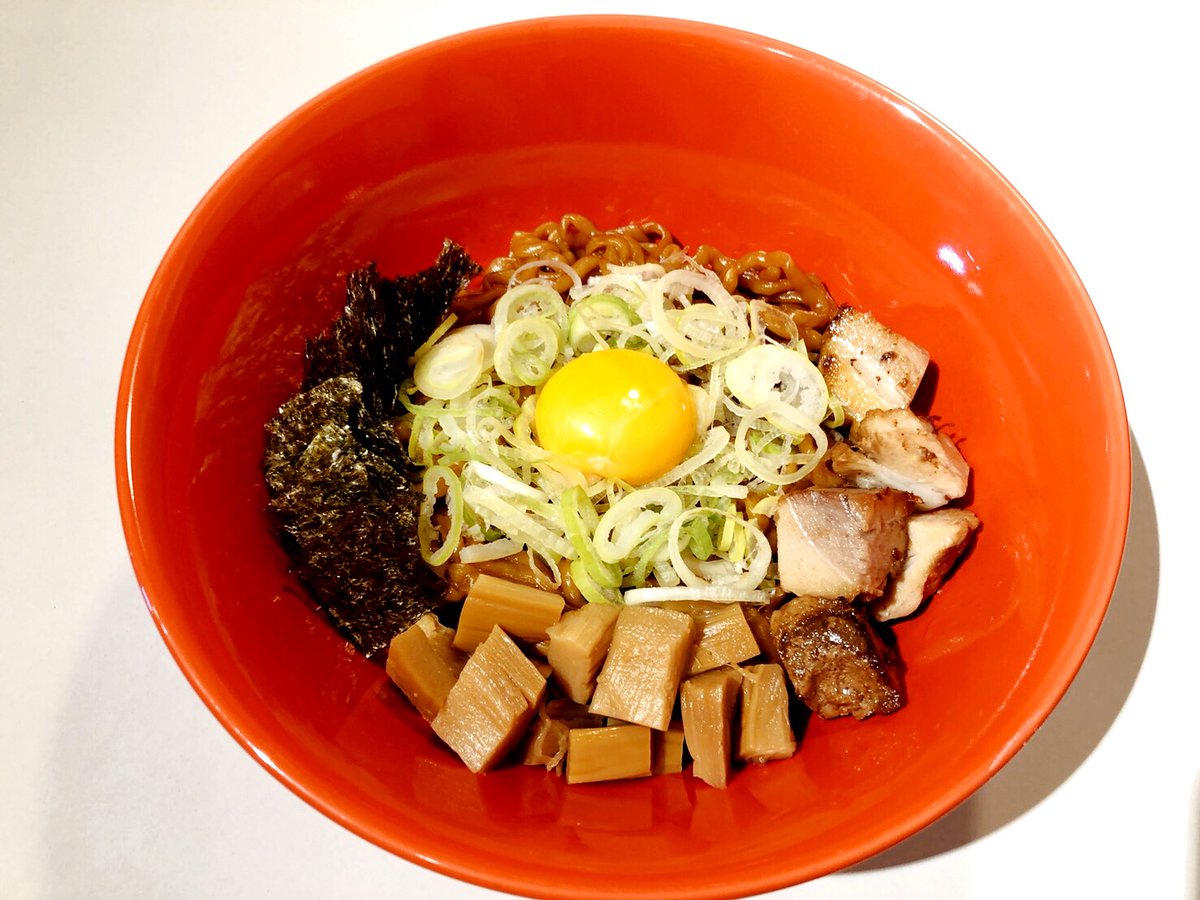 皆さんの、「油そばおススメトッピング」を教えてほしいです！