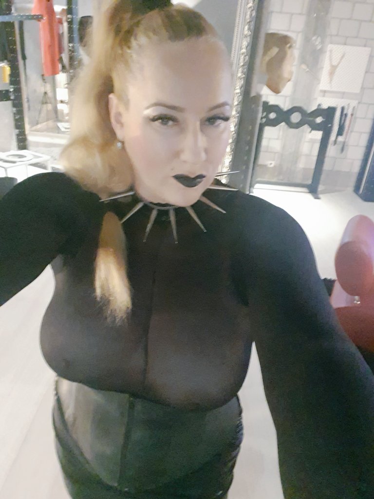DominaSchweiz's tweet photo. So busy in #Switzerland
Overnight #kinky #clinic Session with #procaine, now getting ready for #gothic #vampire session. Who of you is into such #fetish?
#Mistress #Switzerland #DominaSwitzerland #HerrinSchweiz

https://t.co/nbmTtvCPnJ
https://t.co/PcEQVSEG3u

@TeamGlamUK @PIPSub https://t.co/vsqCxCJYWR