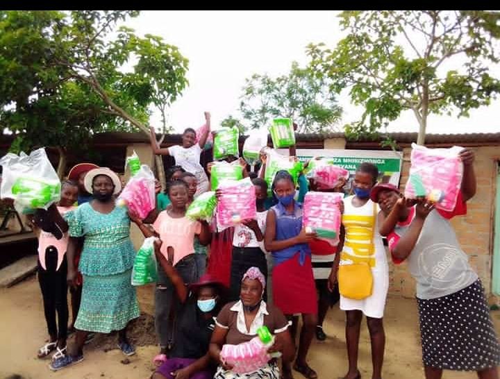 ShamwariyeMwana's tweet photo. #TBT Distribution of Dignity kits to our girls in Seke just before Christmas with the support of @OxfaminZim
#EndingPeriodPoverty
#MaskUp
#StaySafe https://t.co/FntbS5I4dN