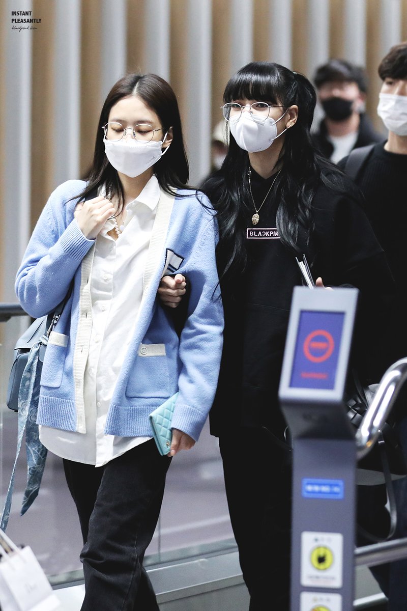 Instant Pleasantly tweet media