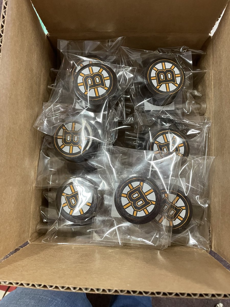 ALAPreschool's tweet photo. We celebrated the NHL’s return yesterday with a Bruins party in the 3 day class!! Yummy treats and lots of fun. will be doing it again today with the 2 day!! #AmericasLittleAngelsPreschool #NHLBruins #TwoSweetCreations https://t.co/8W7arO1KlE