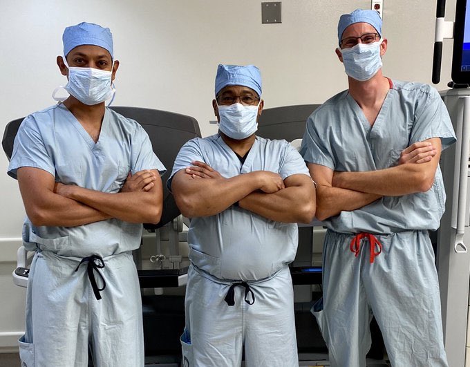 OhioStateSurg's tweet photo. Getting to know @OSUSurgery—Thoracic Surgery:1️⃣Top 25 USNWR lung program 2️⃣@STS_CTsurgery 3-⭐️ (top designation) lung &amp; esophageal programs 3️⃣#1🥇lung volume in Ohio 4️⃣Resident participation @AATSED robotic fellowship 5️⃣40 papers in last yr. THE #buckeye DoS difference... https://t.co/OeeGEjDliU