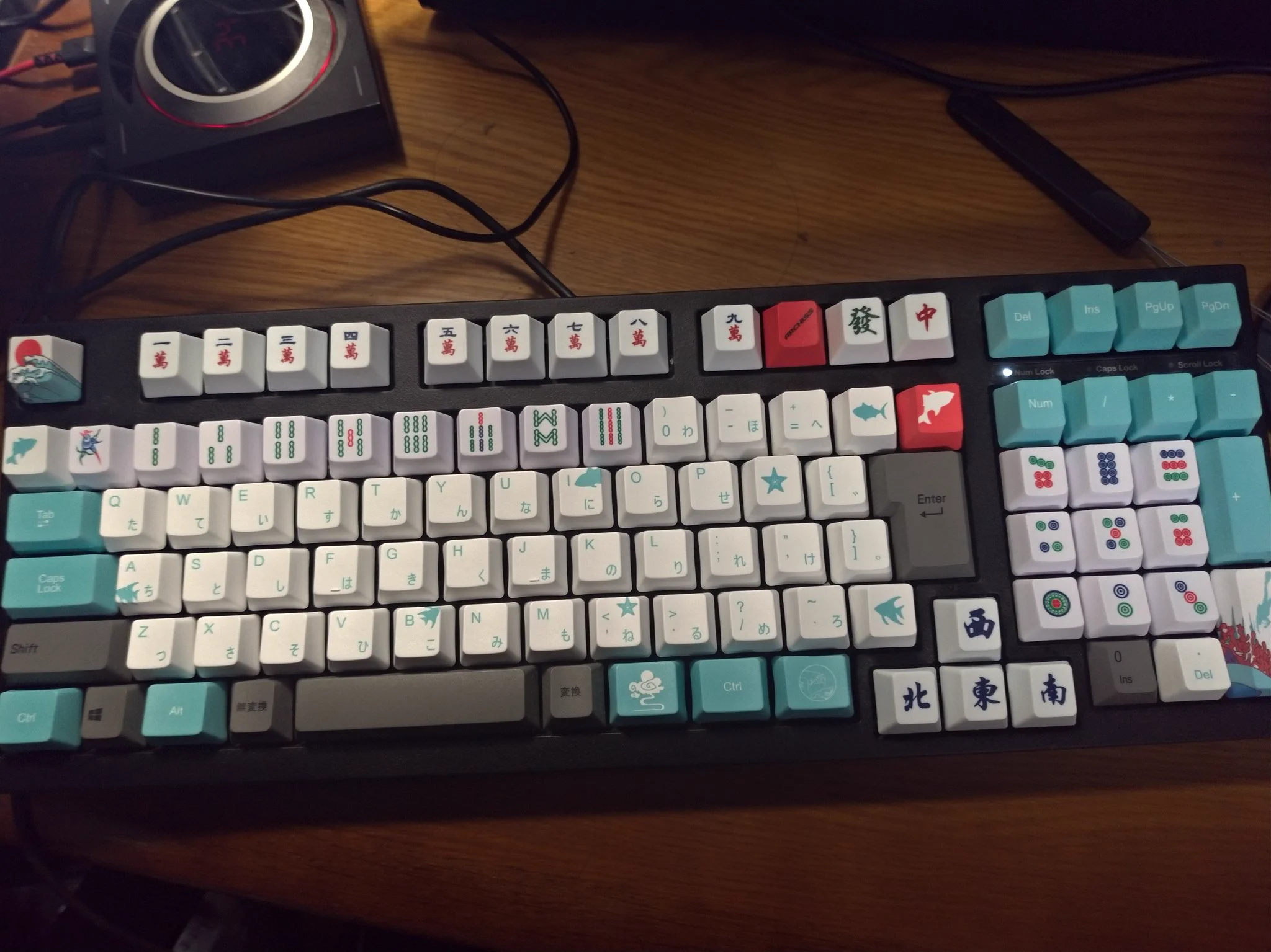 個性的、パソコンキーボードの文字キャップを麻雀牌に変えられるｗｗｗ