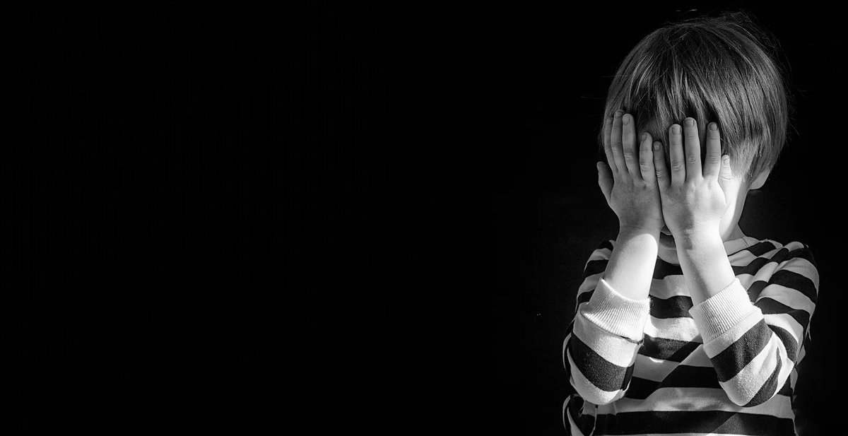 escoltem's tweet photo. Señales que indican que un niño piensa en el suicidio - Eres Mamá - https://t.co/fqkiPME3g2 https://t.co/VRsG62UAeK