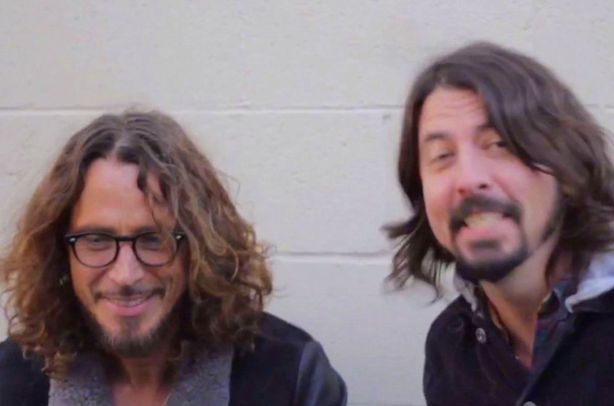 TheGrungeScene's tweet photo. Happy Birthday Dave Grohl! https://t.co/P2X5uNPfQN