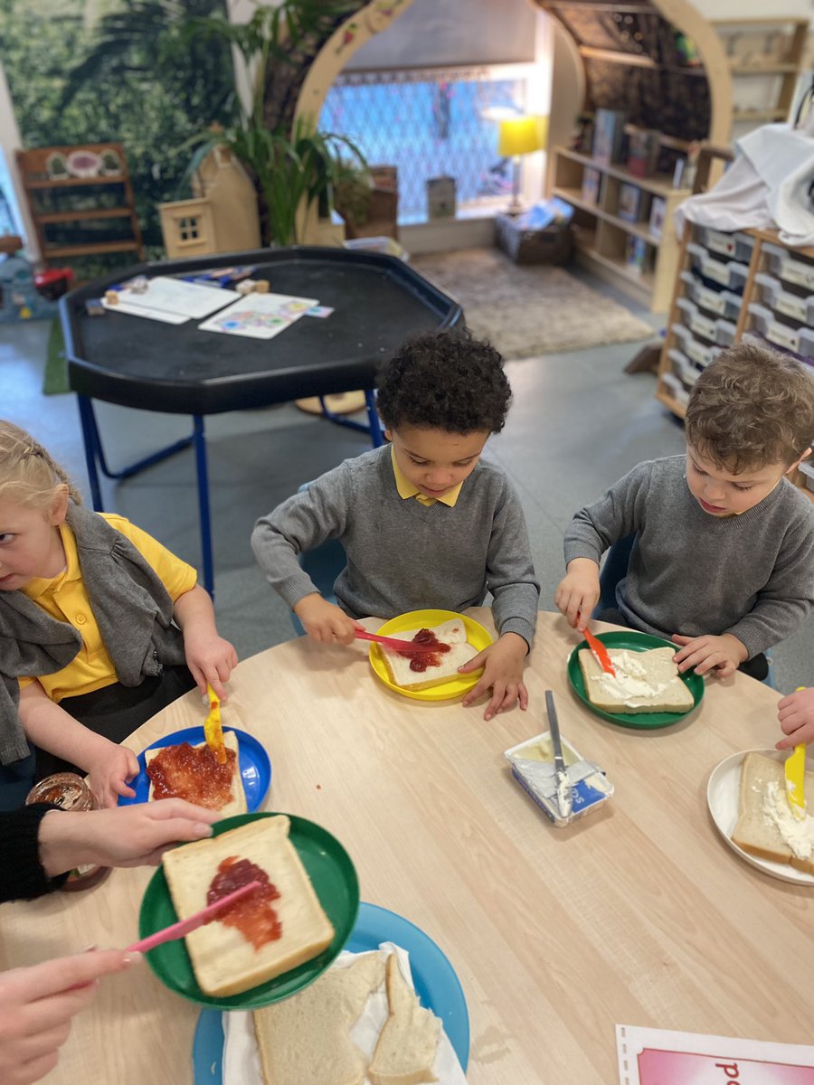 MRS_C_DOYLE's tweet photo. Little red riding hoods gran is so poorly, she can’t get to the shops so we made her some sandwiches. We also had to do a quality taste test, just to make sure! @MissAntrobus @mesne_lea #yumyum #jamface https://t.co/4GZBf7BwwF