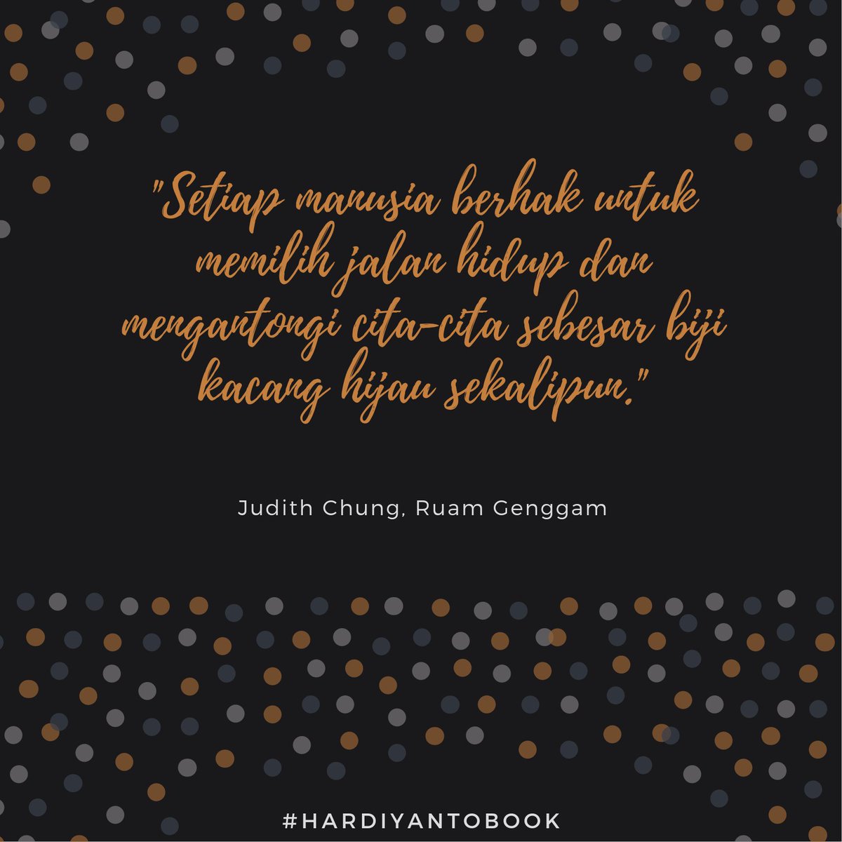 HardiyantoBook's tweet photo. Ruam Genggam memiliki kekuatan tersendiri bagi siapapun yg membacanya. 

Yuk baca prosa Ruam Genggam karya Judith Chung dari @BukuMojok ini dgn membelinya di @HardiyantoBook

Ruam Genggam | Judith Chung | Rp 57.000 

Info &amp; Order
WA: 081392991927 
@BaridTita

#bookstore https://t.co/UBYCaEUwB8