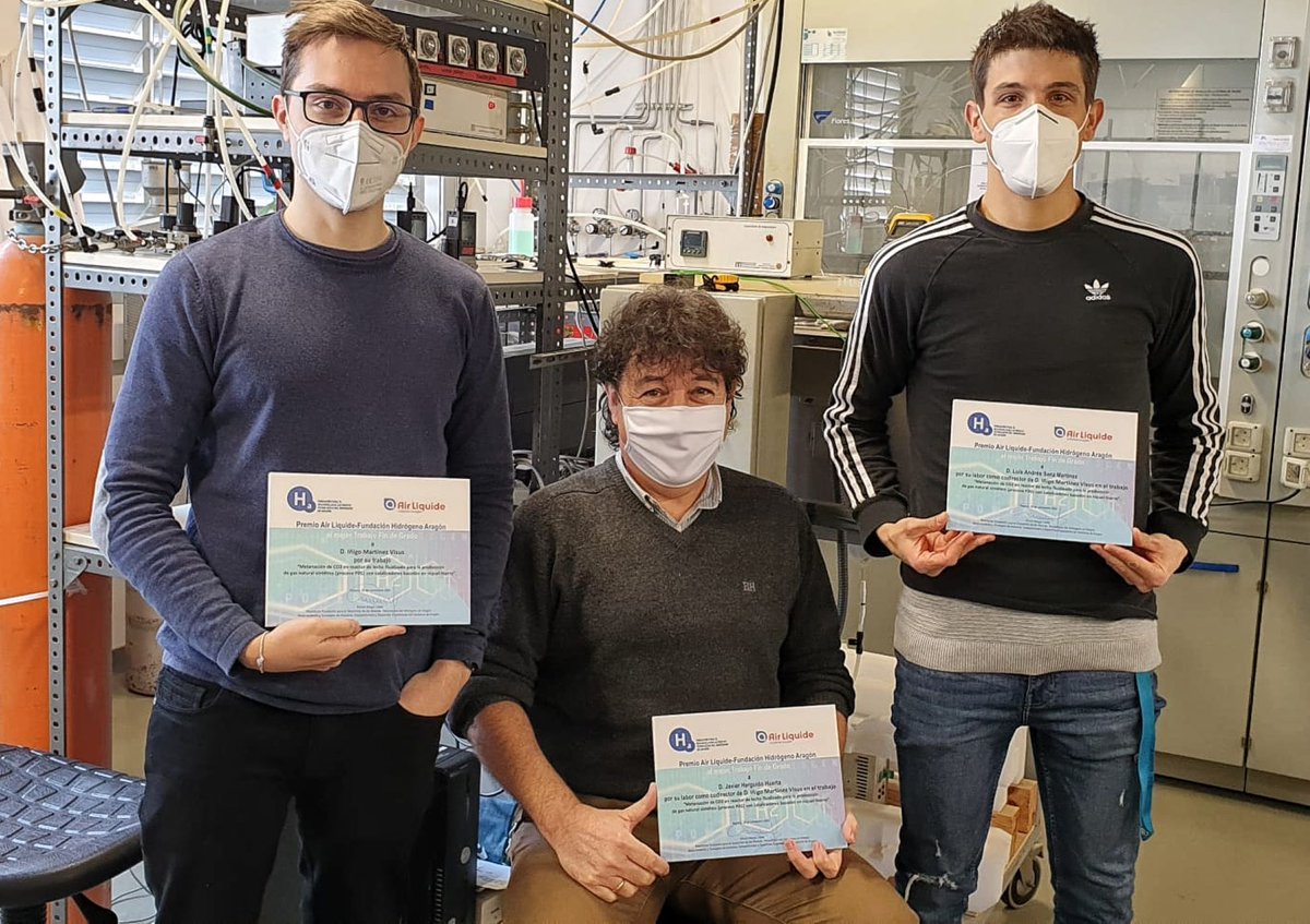 unizar's tweet photo. El Trabajo Fin de Grado de Íñigo Martínez Visus, becado en el @I3Aunizar , ha recibido el Premio @airliquidegroup -Fundación @HidrogenoAragon por estudiar el traslado de los excedentes temporales de energías renovables a la red de gas natural de las ciudades https://t.co/5q0thzdJ33