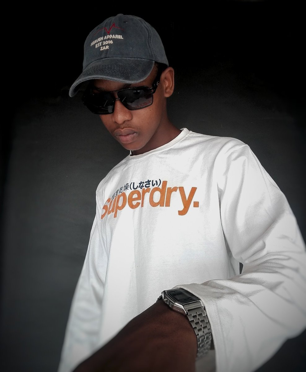 MphoMokwenaa's tweet photo. Had a shoot the other day and got an invite to another shoot😍.

Now tryna  model for @Superdry 😂😂.

🕯 to more modeling gigs🕯
#modeling 
#model 
#modellife 
#bossmodel https://t.co/b5BNH9z0op