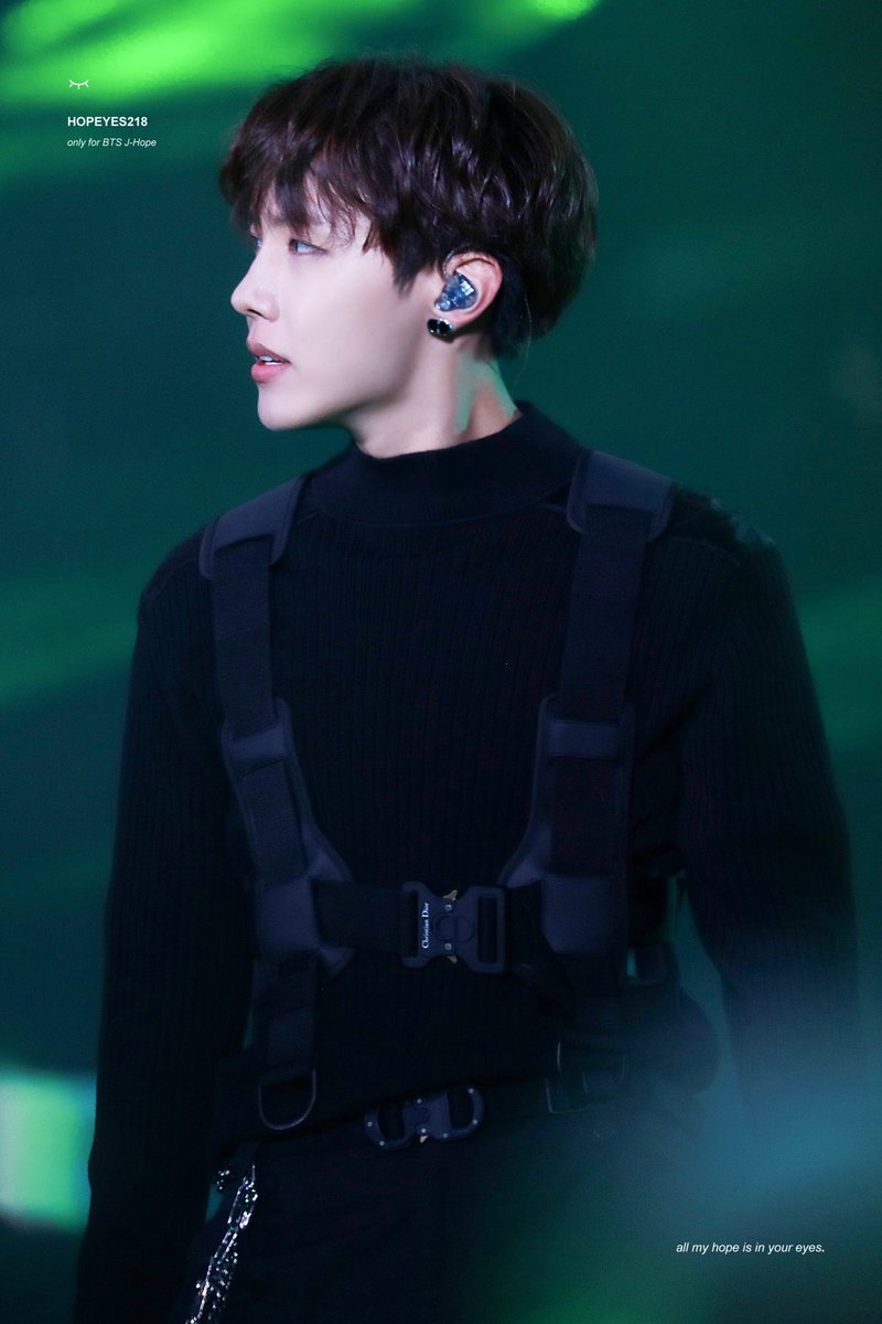 Jung Hoseok owning the stage— a dangerous thread;