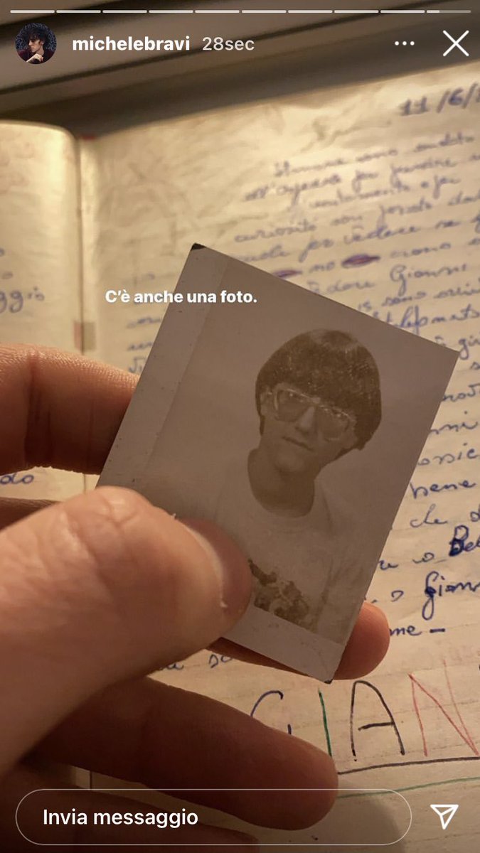 3requarti's tweet photo. Stiamo cercando Loredana Sirtoli per restituirle il suo vecchio diario comprato al mercatino dell’usato. La ragazza abitava nel vicolo Oglio o Aglio n4; quando si confidò con il suo diario aveva 15 anni, il suo posto preferito era la stazione, ed era innamorata di Gianni.+ https://t.co/JPrV99flbn