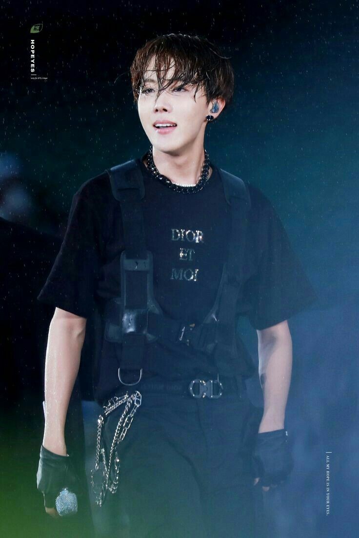 Jung Hoseok owning the stage— a dangerous thread;