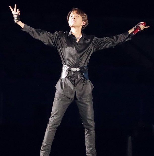 Jung Hoseok owning the stage— a dangerous thread;