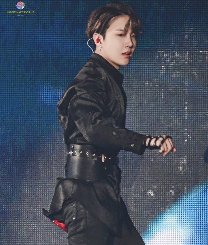 Jung Hoseok owning the stage— a dangerous thread;