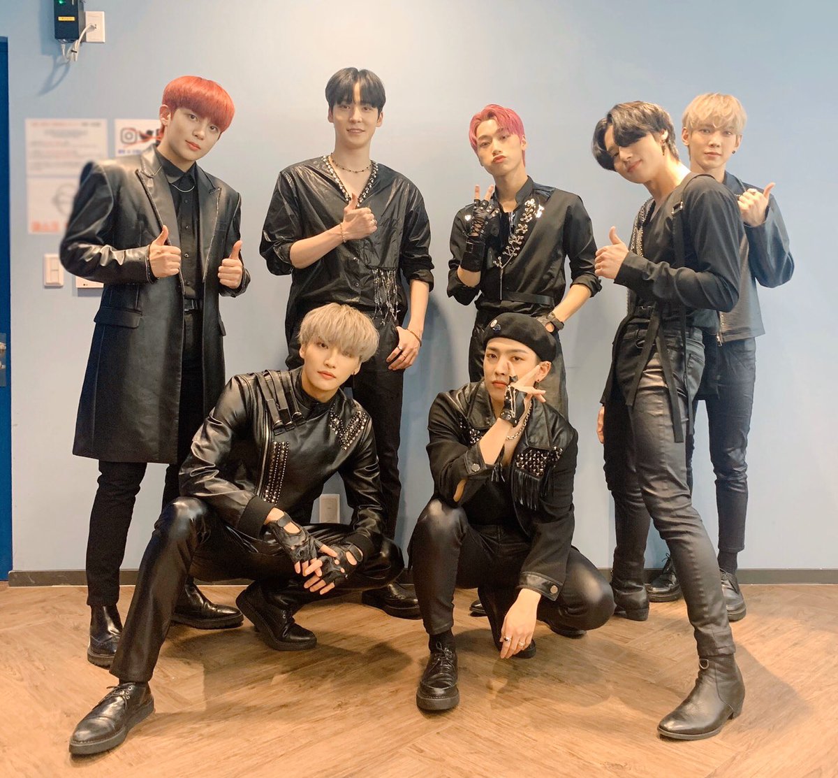 ATEEZofficial's tweet photo. [📷] TODAY ATEEZ
⠀
우주힙쟁이 온라인 팬미팅에 깜짝 등장한 에이티즈✌️
선배님들과 함께 즐거운 시간을 보낼 수 있어 영광이었습니다❤️

#TODAY_ATEEZ #ATEEZ #에이티즈 https://t.co/aRgX15kRA0
