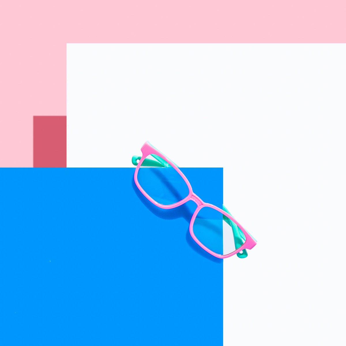 CalmOptics's tweet photo. Just ‘hanging’ out .... 😉👓 #CalmOptics https://t.co/BdP3wvxxzr