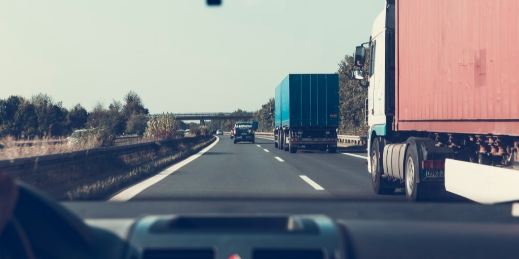 Advantages to having a Dash Cam on board.

ow.ly/LptE50CXFtH.

#dashcam #truck #trucker #gps #road