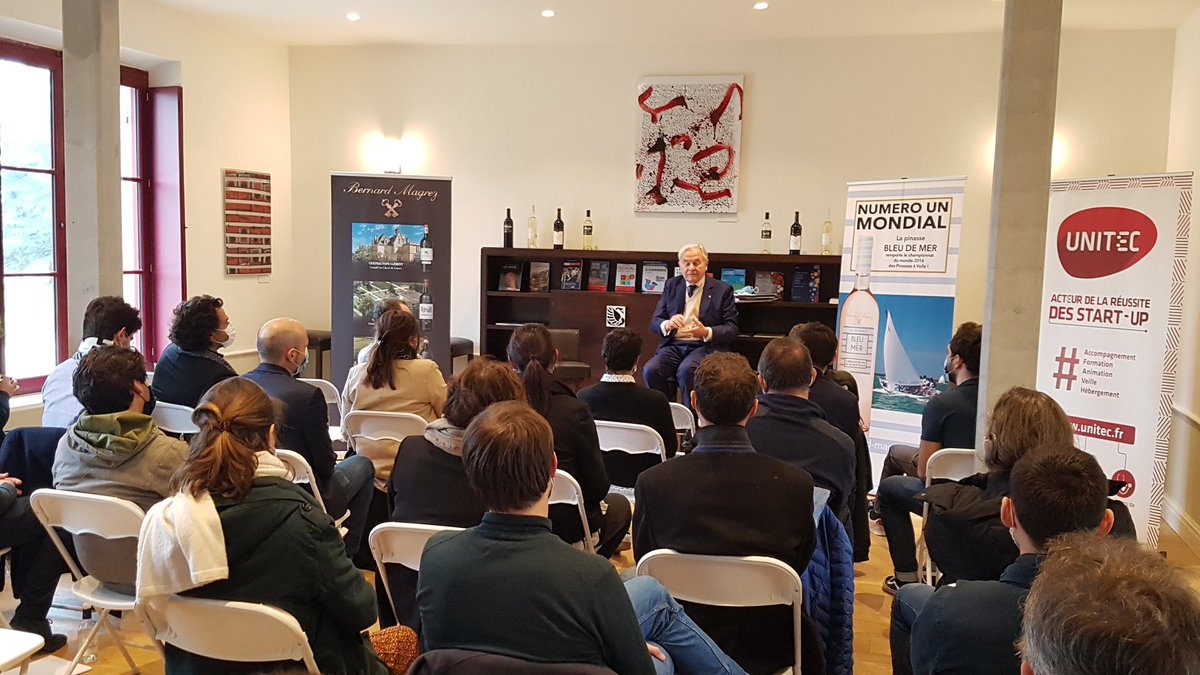 Bernard Magrez rencontre les start-up de l'incubateur Start-Up Win en ce moment même au Château Le Sartre.