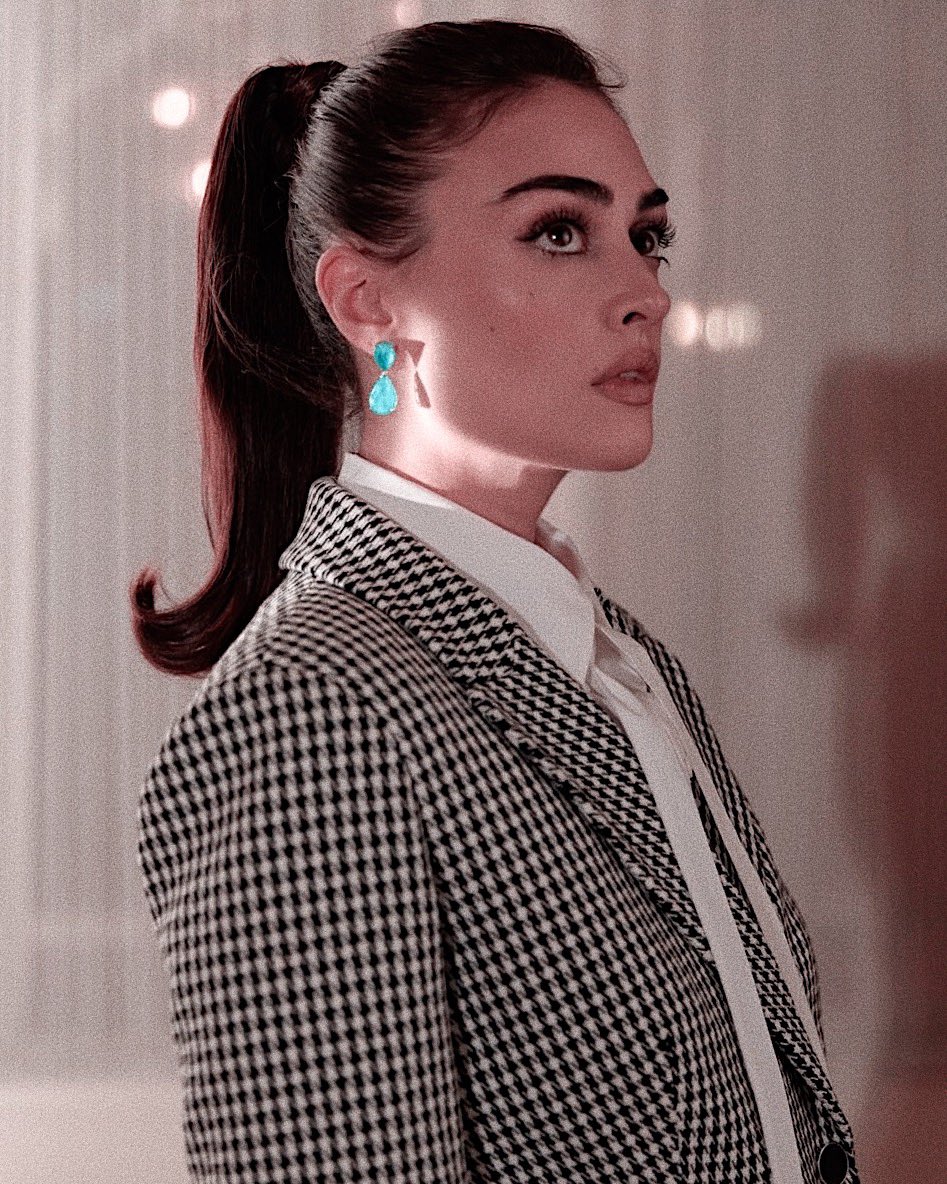 𝙀𝙨𝙧𝙖 𝘽𝙞𝙡𝙜𝙞ç 𝙭 𝘽𝙪𝙧𝙖𝙠 Ö𝙯ç𝙞𝙫𝙞𝙩  a thread: #EsraBilgiç |  #BurakÖzçivit