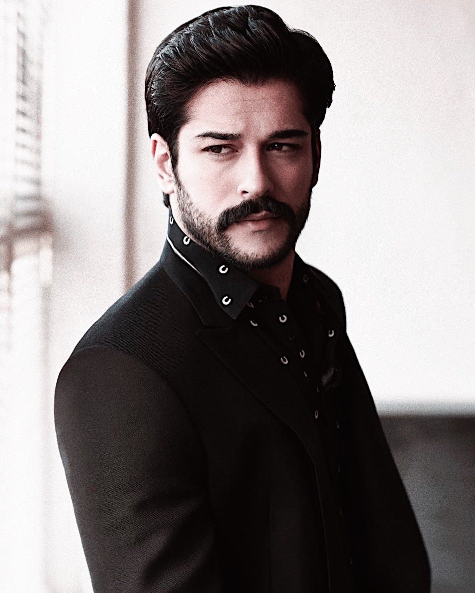 𝙀𝙨𝙧𝙖 𝘽𝙞𝙡𝙜𝙞ç 𝙭 𝘽𝙪𝙧𝙖𝙠 Ö𝙯ç𝙞𝙫𝙞𝙩  a thread: #EsraBilgiç |  #BurakÖzçivit
