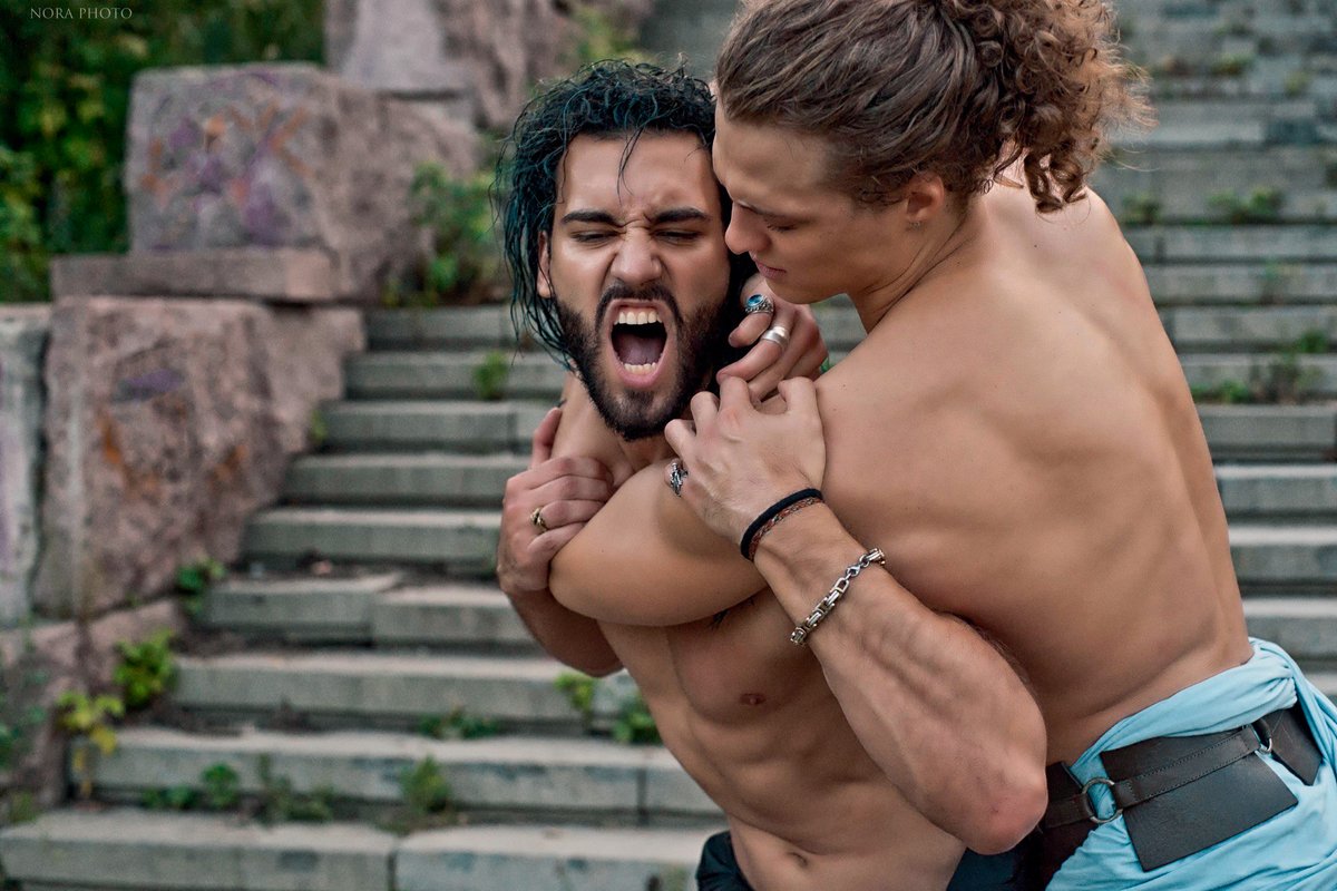 fedorkuts's tweet photo. Achilles hugs Hector goodbye https://t.co/0vyq4HfklE