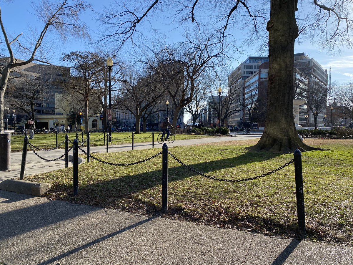 The weather couldn't be nicer today in  #DC  #DupontCircle – bei  Dupont Circle