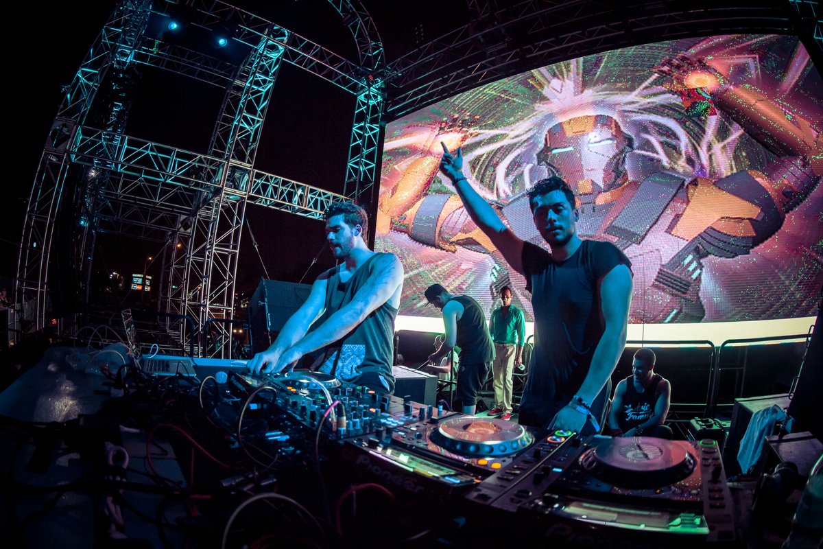 SMFTampa's tweet image. Taking it back to 2014 when @AdventureDub took over the Eclipse Stage for a massive set! 🙌😛 #SMF2014 #TBT