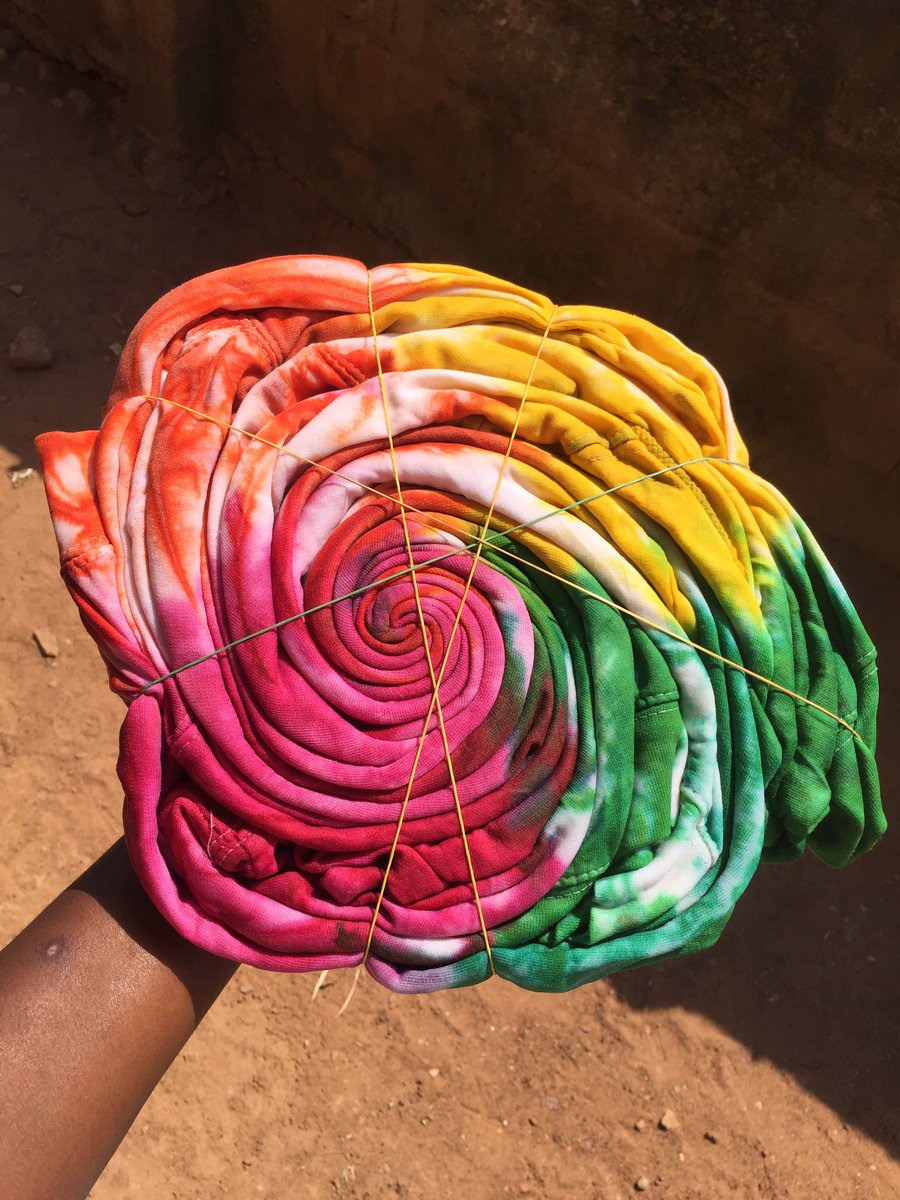 AAlaadire's tweet photo. COLORS✨✨✨ https://t.co/hpwathts6I
