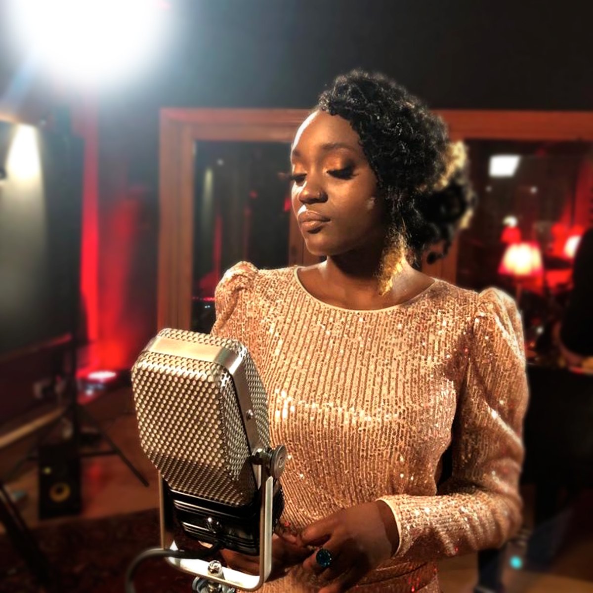 Tolu Makay
N17

A spell-binding cover of the hugely popular 
<a href="/TheSawDoctors/">TheSawDoctors</a> classic N17, which debuted on national TV on New Year's Eve.

Video: Tolu Makay and the RTÉ Concert Orchestra youtube.com/watch?v=k6sD1i…

Delivered to Irish Media by <a href="/hellomissionpr/">Mission PR Ireland</a>
Released by <a href="/Rubyworks/">Rubyworks Records</a>