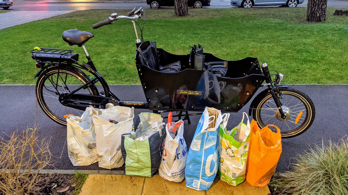 Just sailed up a 1 in 10 hill (10%) with 'Carrie', our electric cargo bike. I think it's time we joined the Flat Earth Society as hills no longer exist!😁